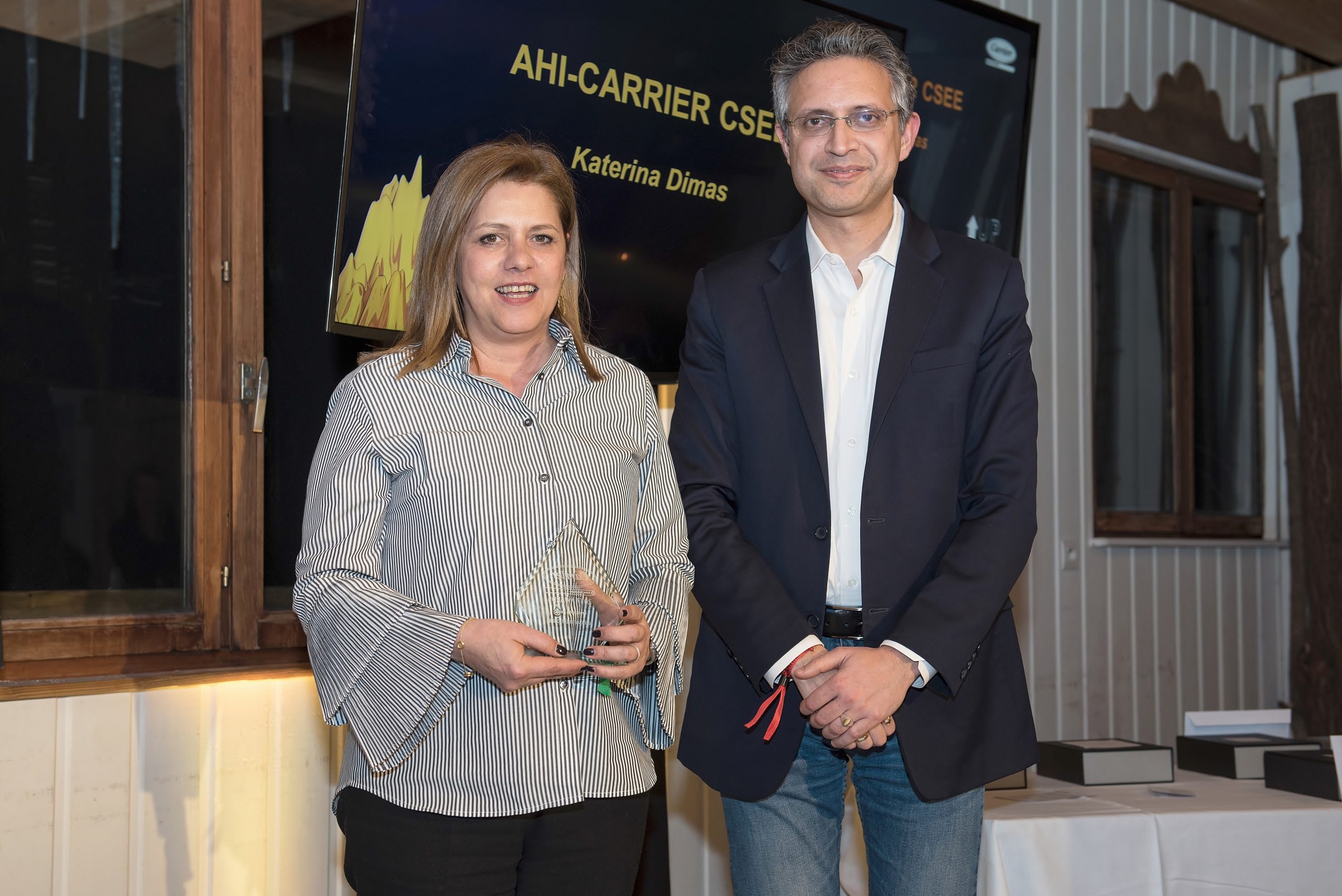 Η κ. Δήμα παραλαμβάνει το Carrier President's Award for Excellence 2017